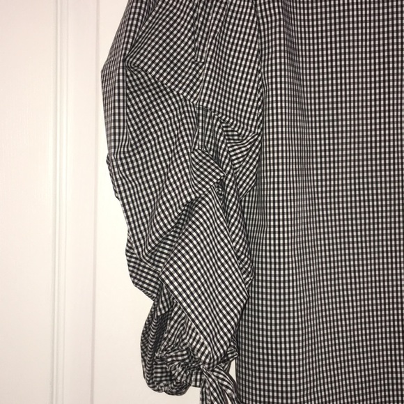 Gingham Print Ruffle Sleeve Button Up - Picture 4 of 9